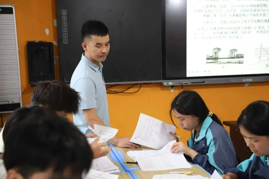 数字赋能教研 聚力备战中考——黎平县创新AI赋能教研模式夯实数学备考工作-第5张图片-四季读书网