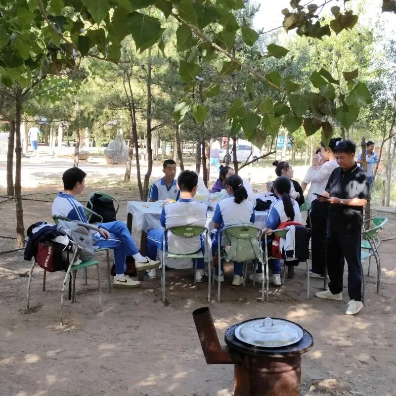 放松身心凝合力 蓄力中考向未来 —— 阿拉善左旗第四中学九年级开展社会实践减压活动-第10张图片-四季读书网