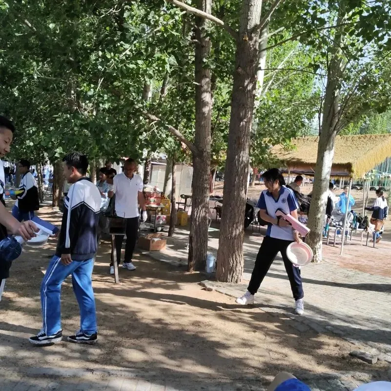 放松身心凝合力 蓄力中考向未来 —— 阿拉善左旗第四中学九年级开展社会实践减压活动-第11张图片-四季读书网