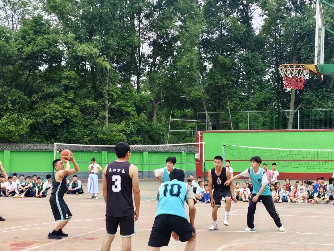 万春学校师生篮球赛为中考助威-第24张图片-四季读书网