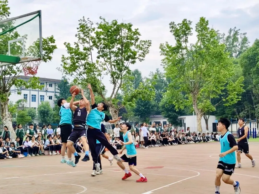 万春学校师生篮球赛为中考助威-第27张图片-四季读书网