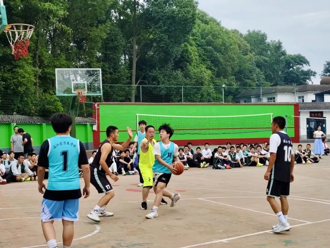 万春学校师生篮球赛为中考助威-第28张图片-四季读书网