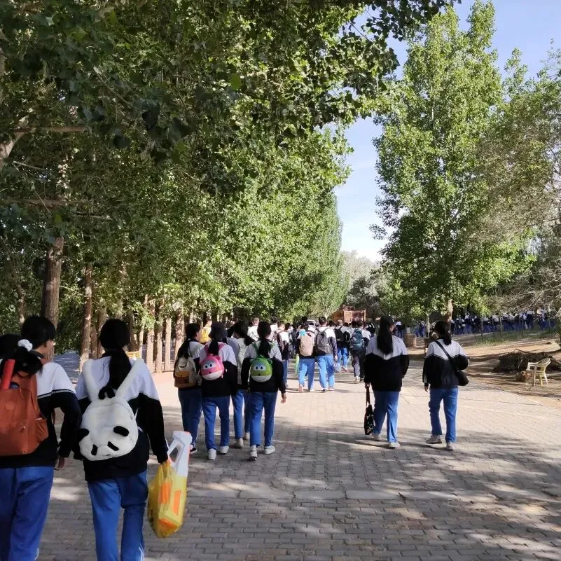 放松身心凝合力 蓄力中考向未来 —— 阿拉善左旗第四中学九年级开展社会实践减压活动-第27张图片-四季读书网