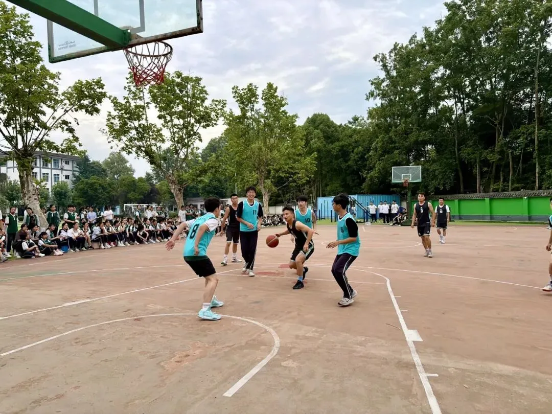 万春学校师生篮球赛为中考助威-第31张图片-四季读书网