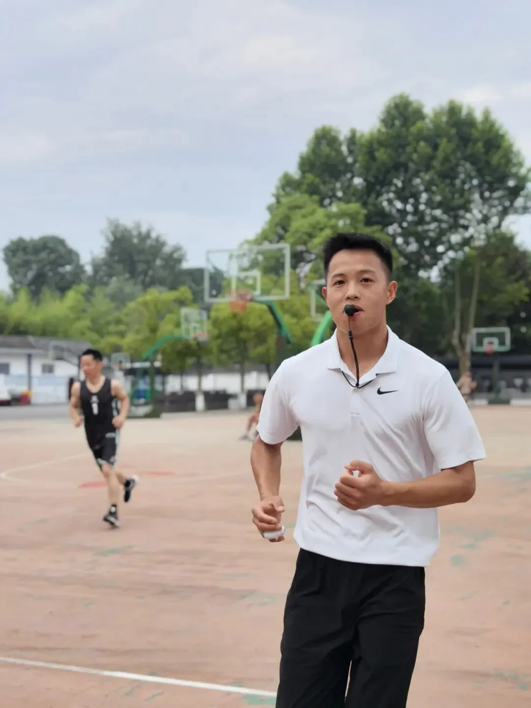 万春学校师生篮球赛为中考助威-第32张图片-四季读书网
