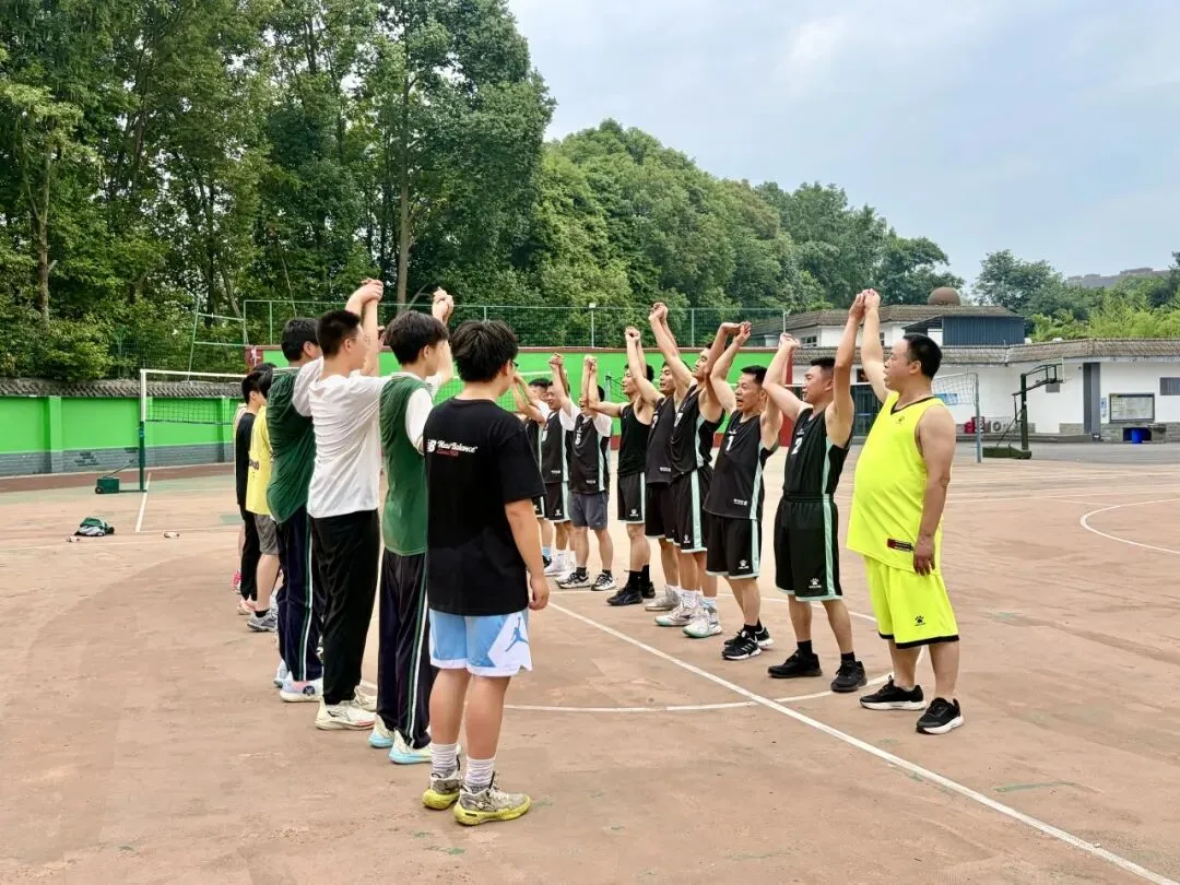 万春学校师生篮球赛为中考助威-第36张图片-四季读书网