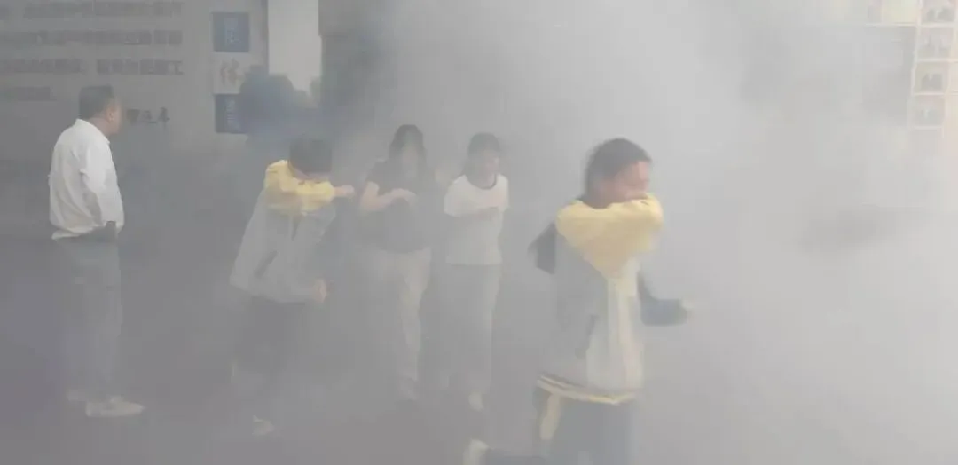 以练筑防守平安 护航中考圆梦路|屏边一中开展中考应急疏散及食品安全综合演练-第5张图片-四季读书网