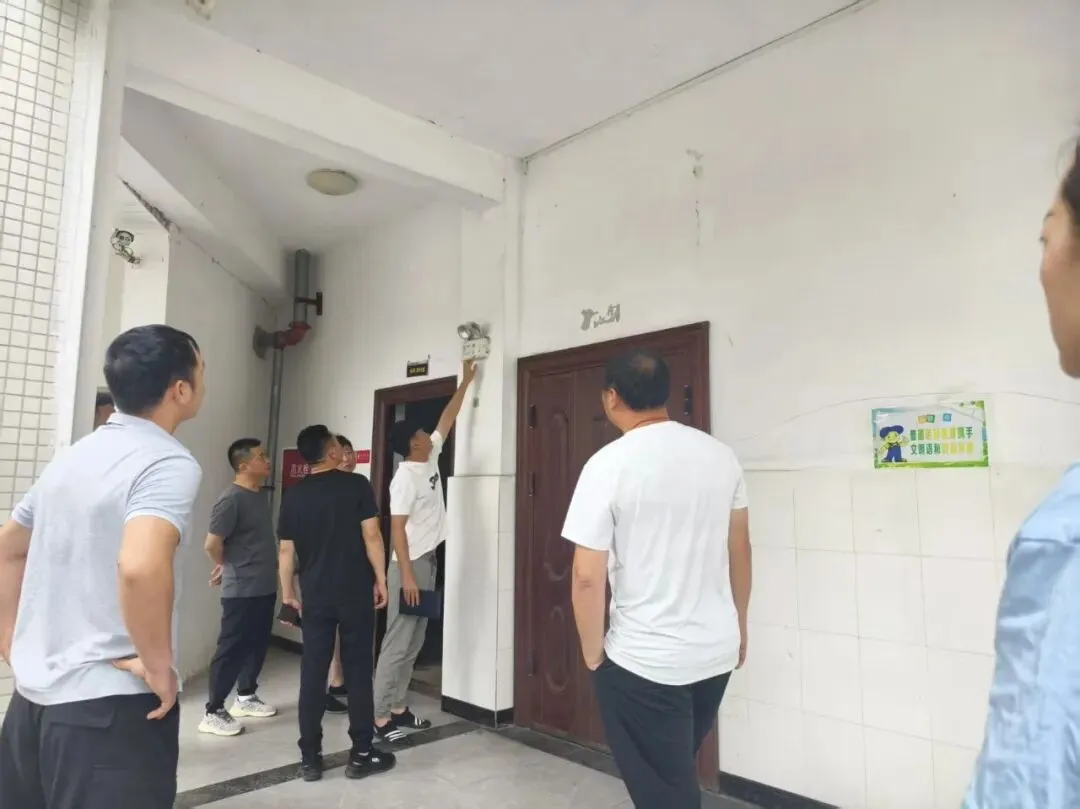 护航中考|多部门联合排查除隐患,凝心聚力守护腾达学子中考路-第9张图片-四季读书网