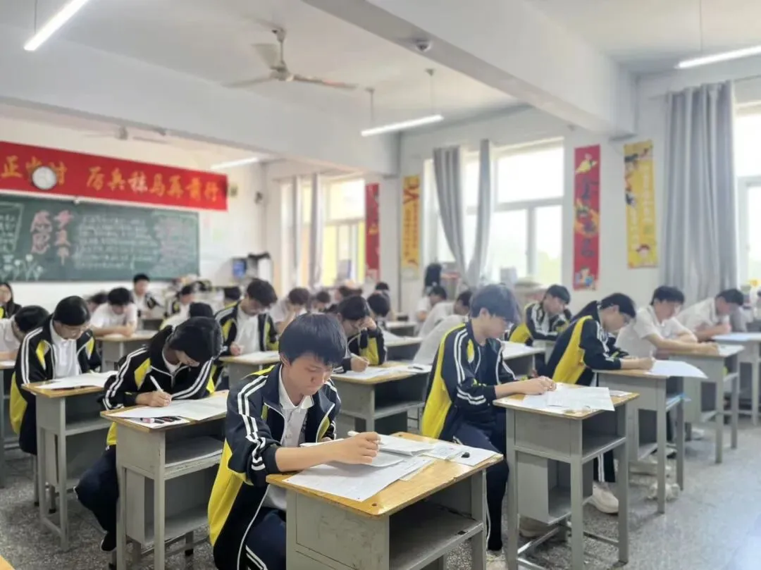 一纸模考砺成长,卷尾笔墨寄前程|致即将赴考的太行学子-第9张图片-四季读书网