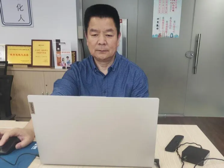 青大附中高中·教研|研模考真题,攻备考难点——数学组专题教研-第4张图片-四季读书网