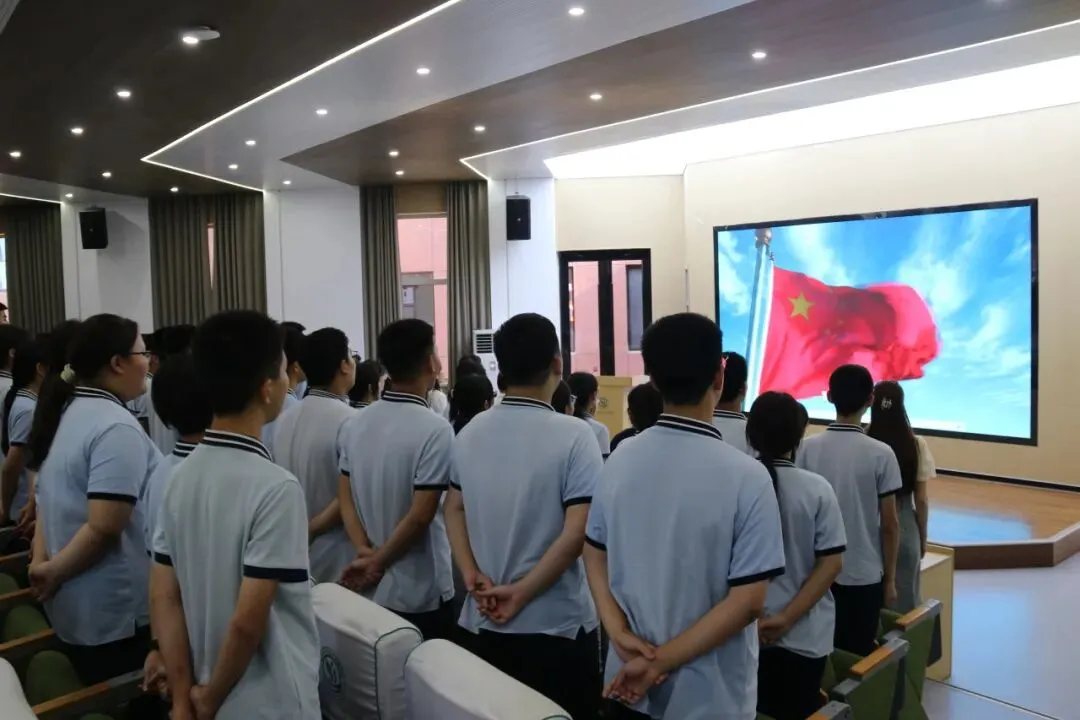 以梦为马,中考必胜|我校召开 2026 届中考冲刺动员暨备考分享会-第4张图片-四季读书网