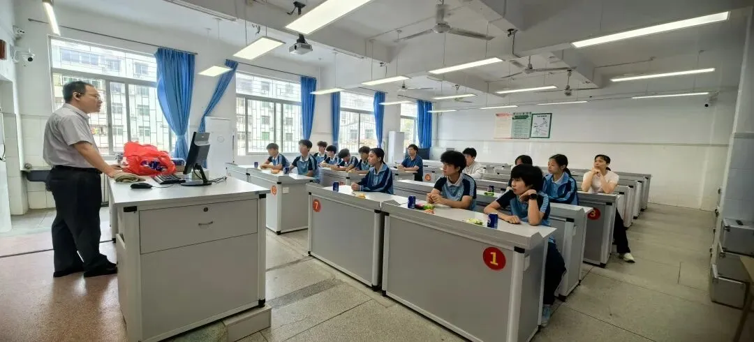凝心聚力战中考 砥砺奋进正当时——九年级冲刺阶段备考纪实-第13张图片-四季读书网