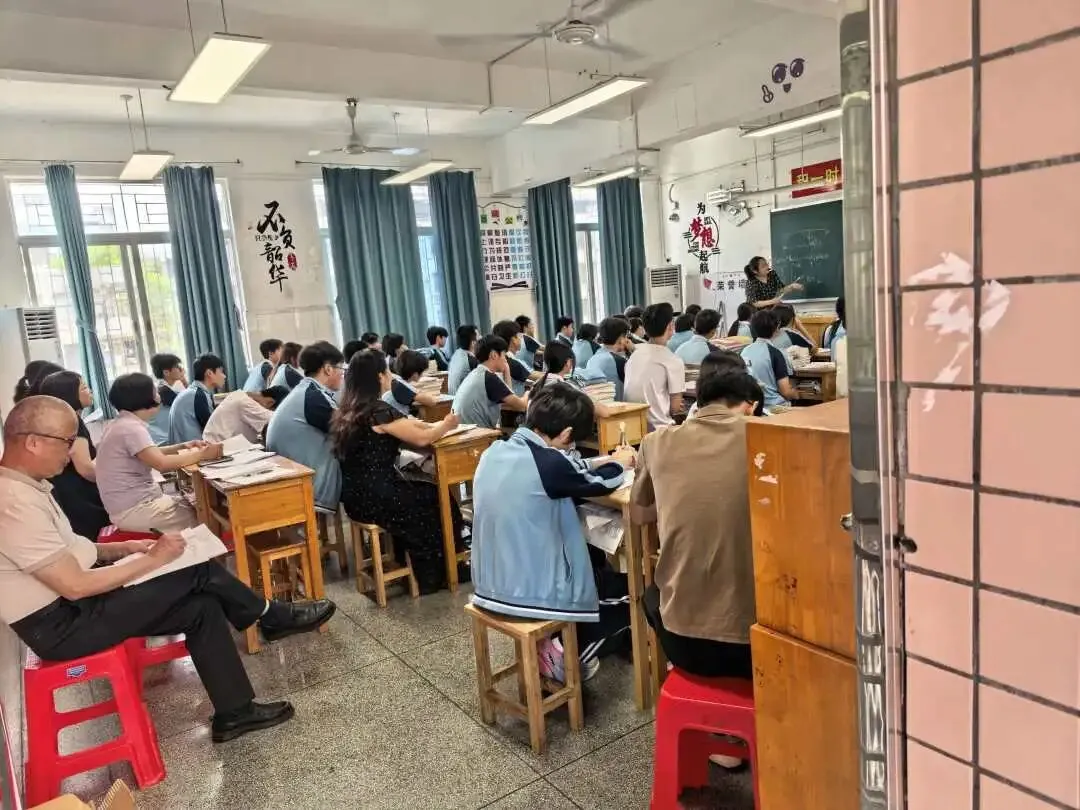凝心聚力战中考 砥砺奋进正当时——九年级冲刺阶段备考纪实-第14张图片-四季读书网