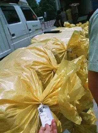老照片:武警押送高考试卷全过程-第7张图片-四季读书网