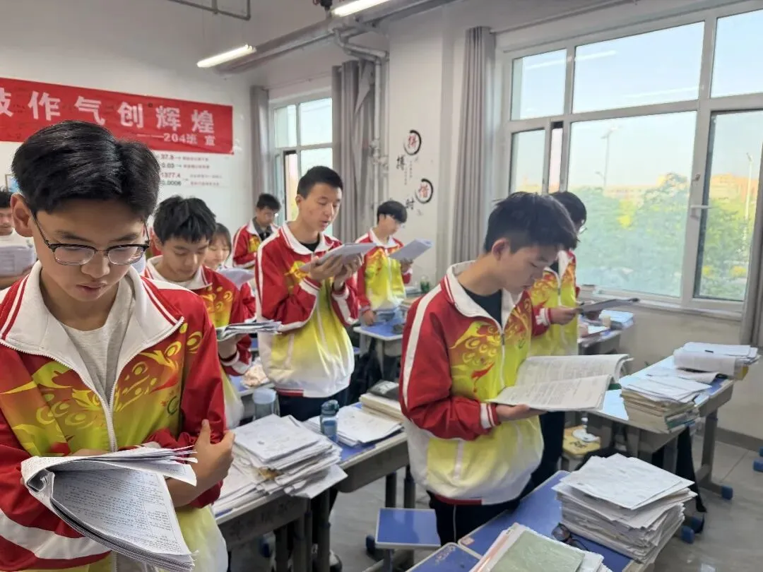 倒计时十天 晨读砺锋芒——成功中考二校全力冲刺中考-第16张图片-四季读书网