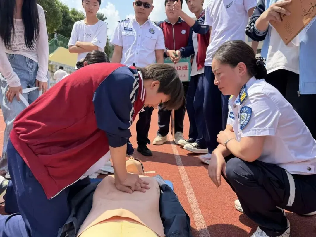 青春健康校园行 守护成长迎中考|修文县青春健康百场万人宣讲活动走进修文三中、修文四中-第33张图片-四季读书网