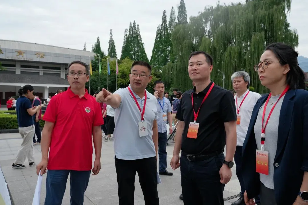 都江堰市领导检查全市2026年高考中考备考工作-第4张图片-四季读书网
