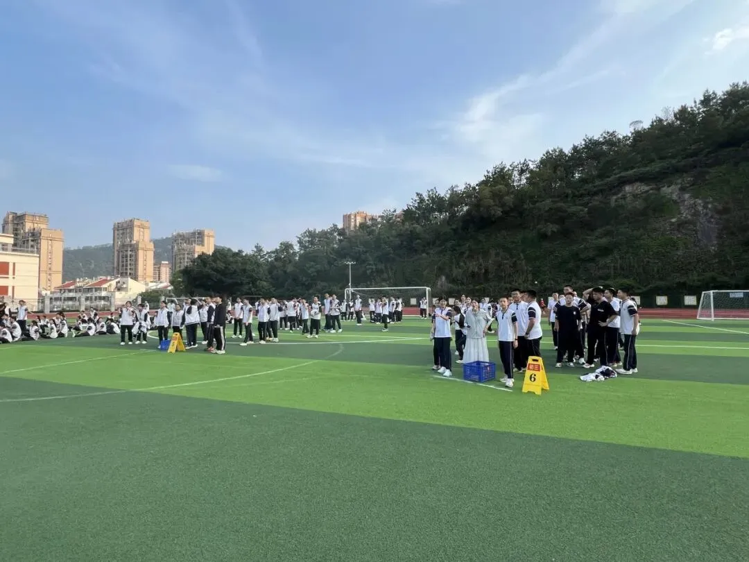 趣味接力减压赋能,凝心聚力迎战中考――南安市实验中学开展毕业班趣味减压活动-第10张图片-四季读书网