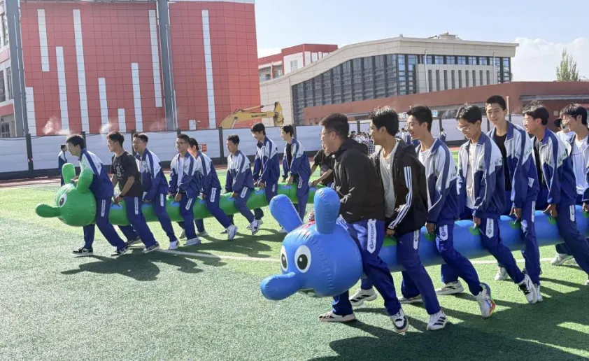 释放压力助备考,凝心聚力迎中考—— 银川市第十八中学开展初三考前心理游园减压活动-第5张图片-四季读书网