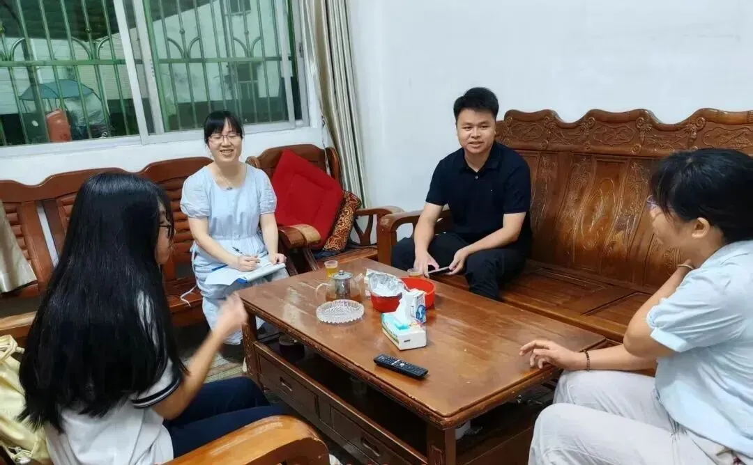 暖心家访送助力,家校携手护中考——油溪中学开展九年级家访活动-第1张图片-四季读书网