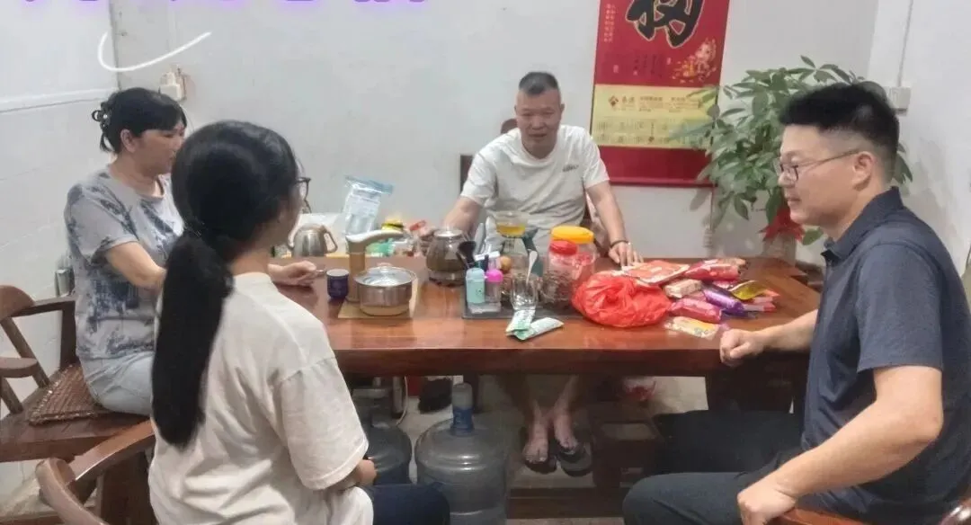 暖心家访送助力,家校携手护中考——油溪中学开展九年级家访活动-第7张图片-四季读书网