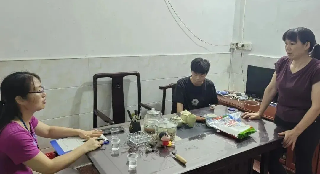 暖心家访送助力,家校携手护中考——油溪中学开展九年级家访活动-第9张图片-四季读书网