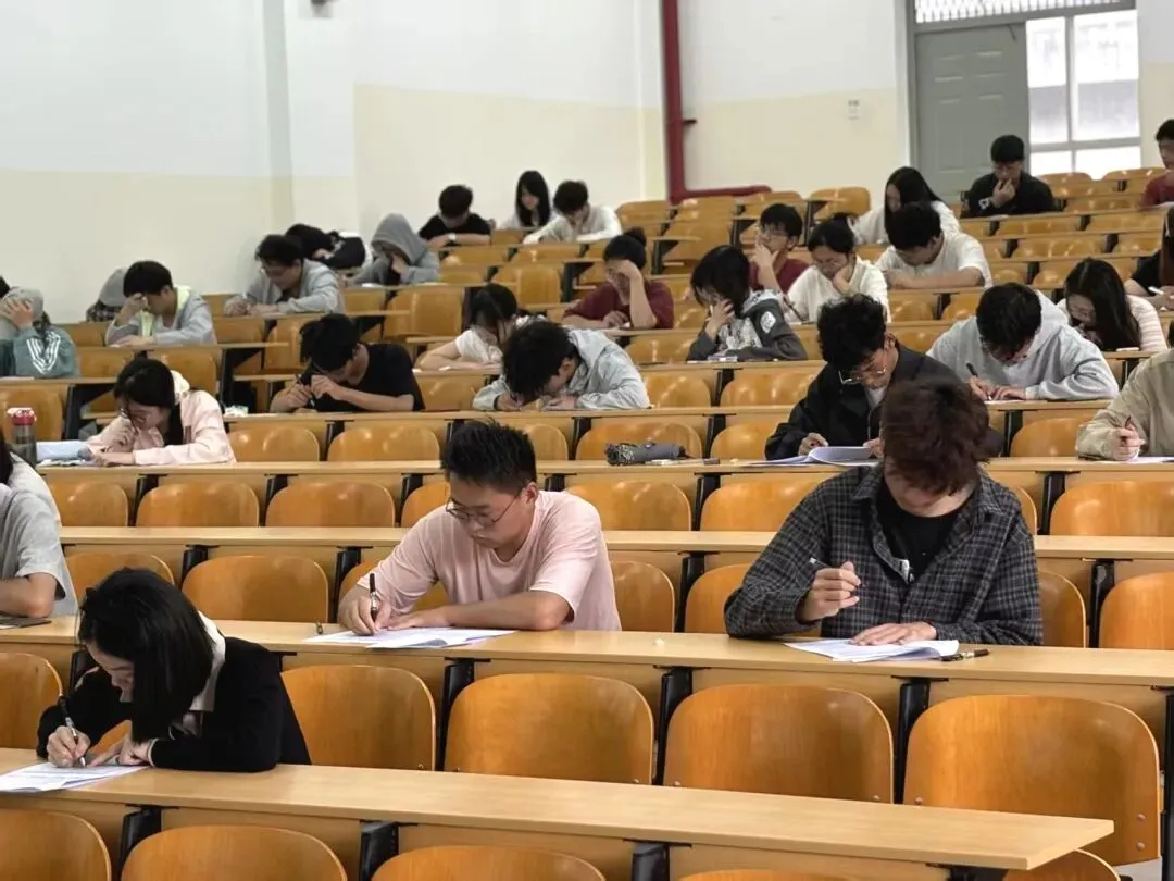 以考促学,备战四级|农生学院第三期四级模拟考试顺利举行-第5张图片-四季读书网