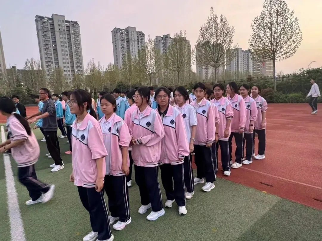 中考倒计时7天|心怀热爱,向阳而生——2023级7班风采展示-第24张图片-四季读书网
