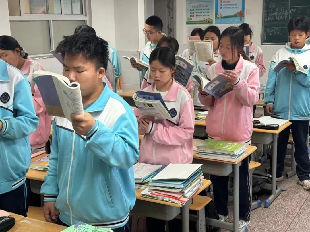 中考倒计时7天|心怀热爱,向阳而生——2023级7班风采展示-第32张图片-四季读书网