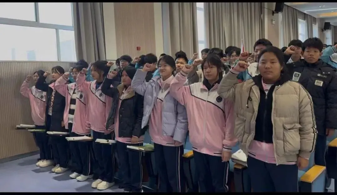 中考倒计时7天|心怀热爱,向阳而生——2023级7班风采展示-第35张图片-四季读书网