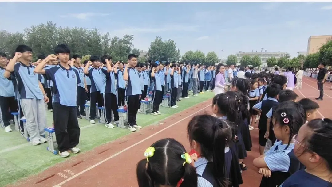 童心送清凉,助力中考路|萌娃为古城中学学子加油打气!-第5张图片-四季读书网 童心送清凉,助力中考路|萌娃为古城中学学子加油打气!-第5张图片-四季读书网