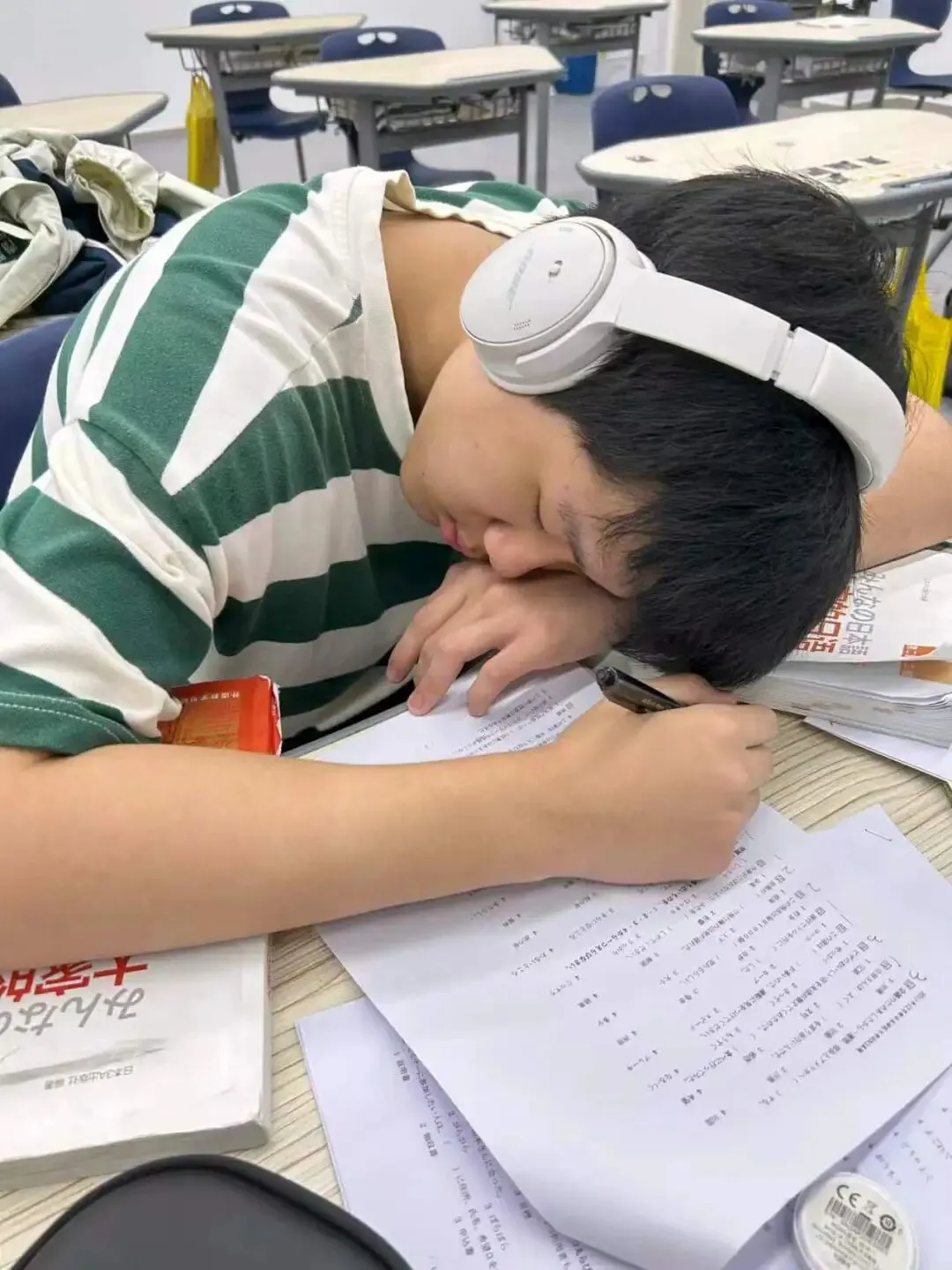 从小抵抗数学,深圳中考 260 分逆袭东京老牌大学-第2张图片-四季读书网