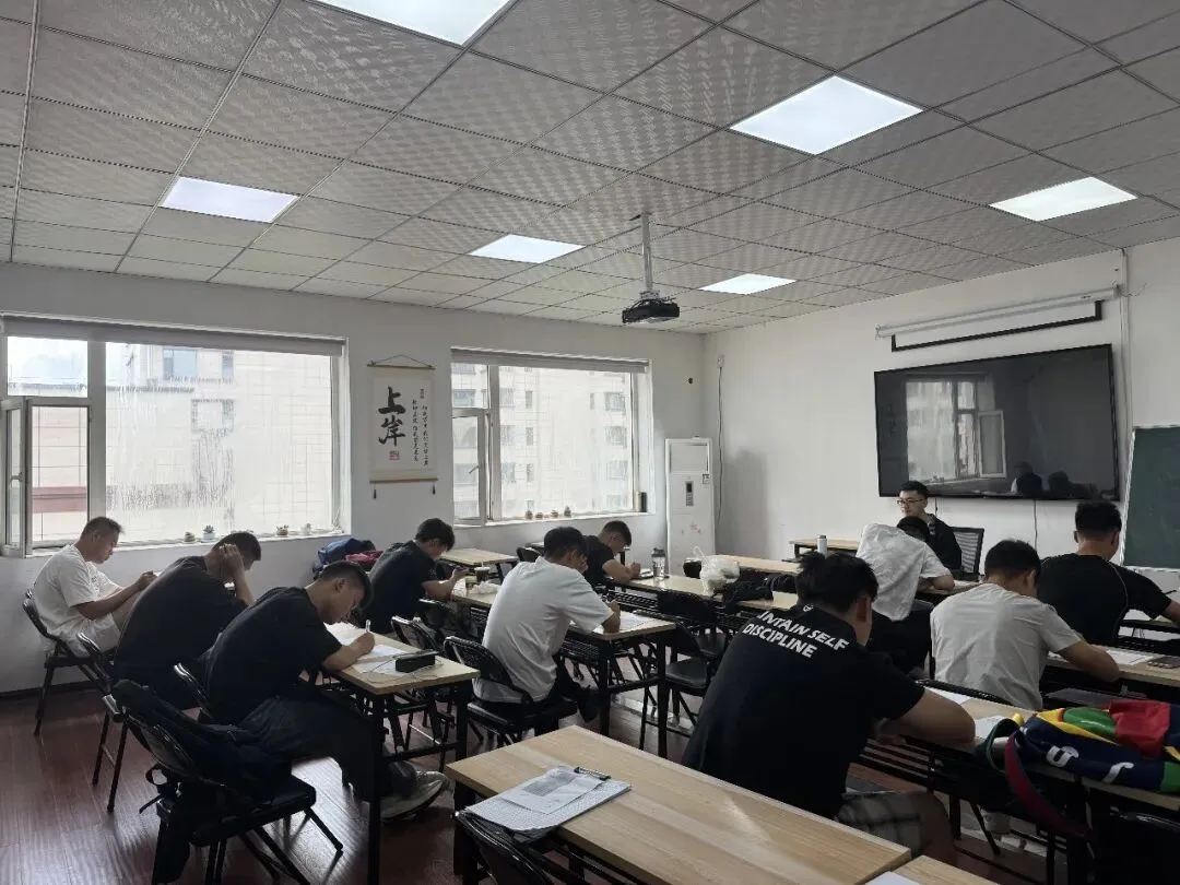 【天子教育】27届28届便捷入警笔试班模拟考试实况-第4张图片-四季读书网