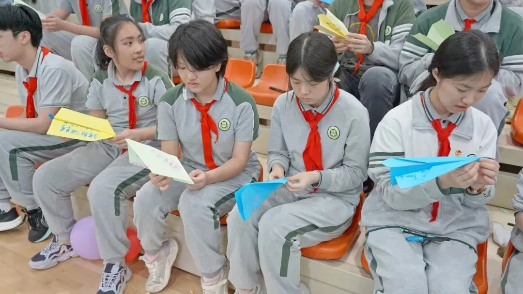 【第1113期】从容自信迎中考 暖心团辅释压力 ——九年级考前团体心理辅导暨心理活动季系列活动(五)-第13张图片-四季读书网