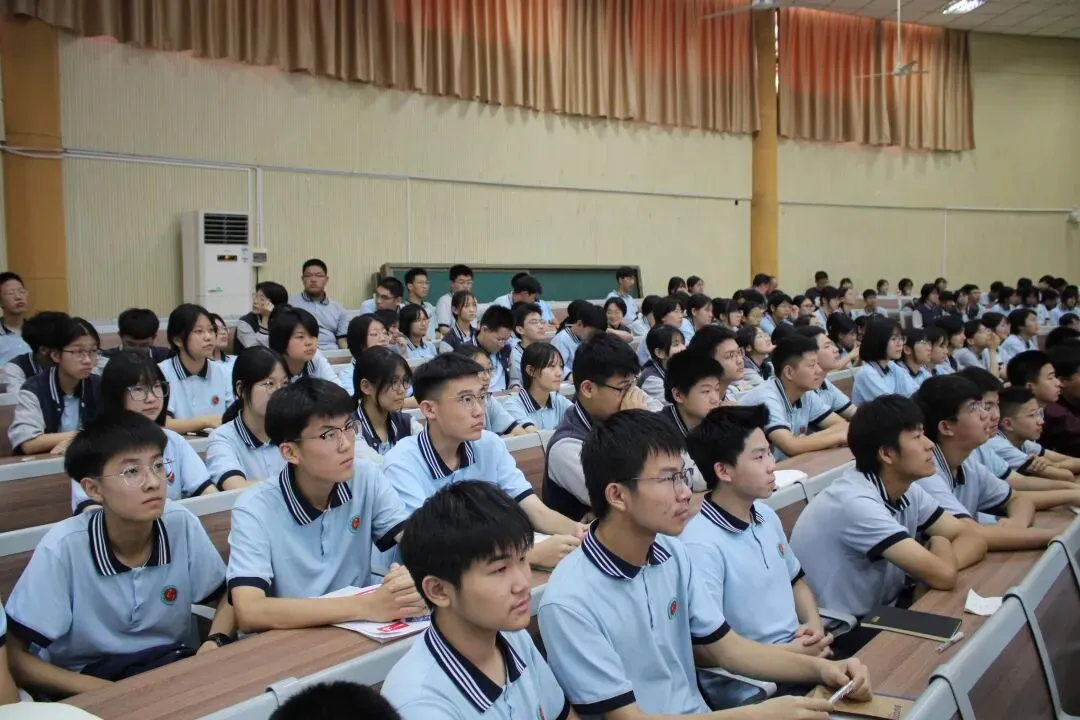 凝心释压迎中考 规划逐梦启新程——乐天中学开展中考心理辅导与人生规划专题会-第3张图片-四季读书网