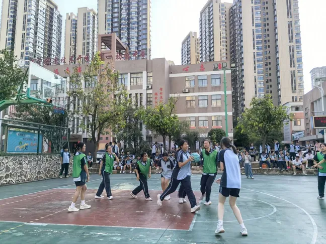 525·我爱我|减压赋能,笑赢中考——经开一中九年级心理活动月系列活动纪实-第20张图片-四季读书网