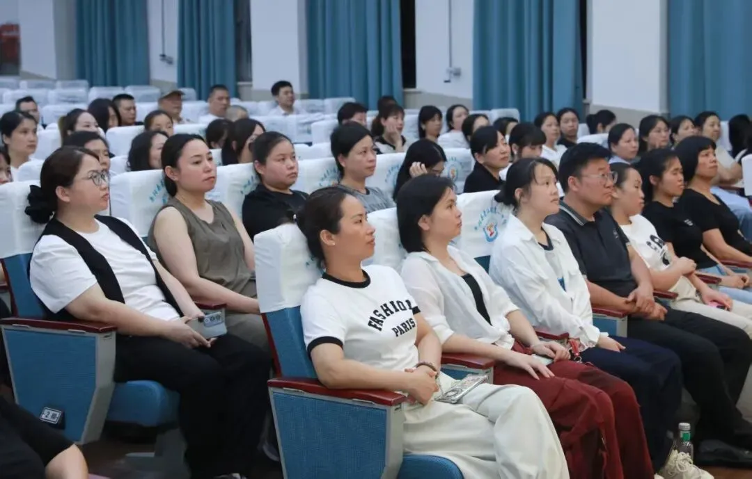 爱有方法,助力中考————平阳县举行第十七期“未来家”亲子共育工坊-第6张图片-四季读书网