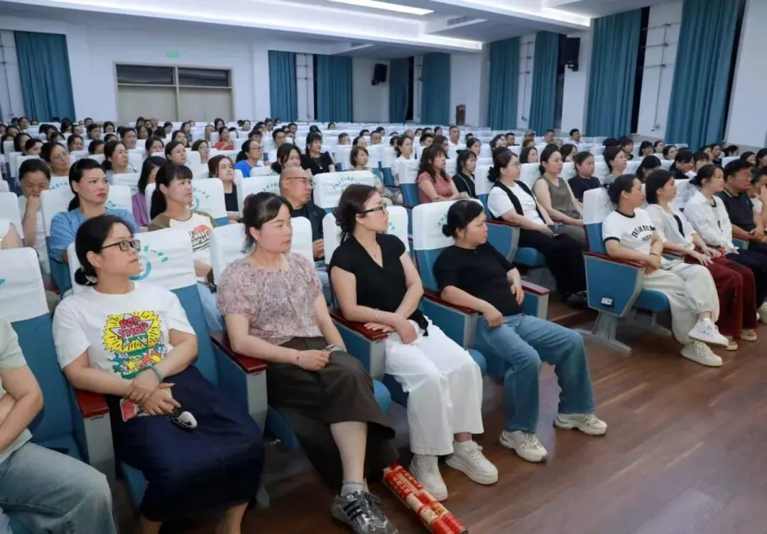 爱有方法,助力中考————平阳县举行第十七期“未来家”亲子共育工坊-第8张图片-四季读书网