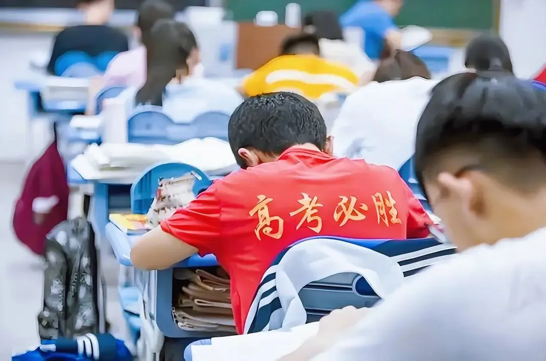 2003年,考生教育局偷盗试卷,全国启用高难备用卷,改写600万考生命运!-第7张图片-四季读书网