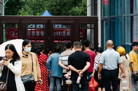 高考终章丨试卷已交卷,家庭教育,从不“落幕”-第3张图片-四季读书网