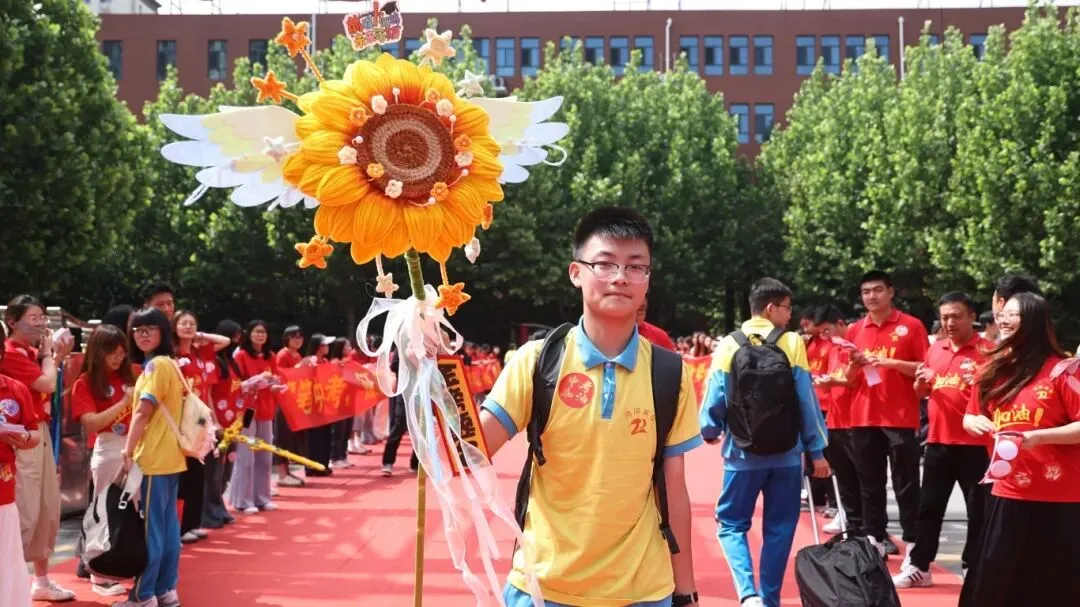 【2026驰骋中考1️⃣】休整蓄锋芒!英华初三勇士归来,秣马厉兵战-第27张图片-四季读书网