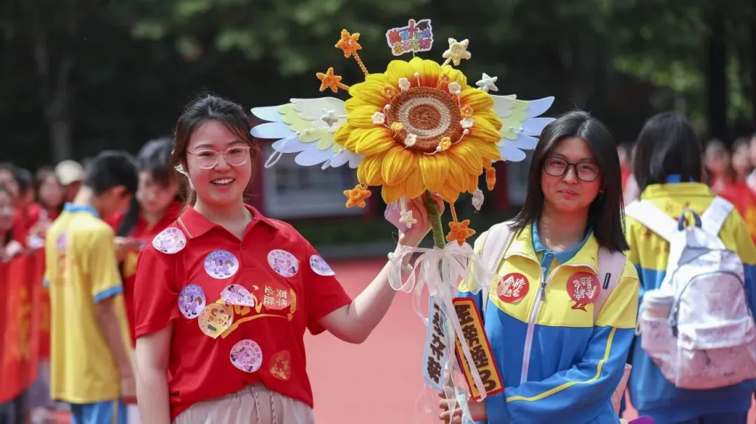 【2026驰骋中考1️⃣】休整蓄锋芒!英华初三勇士归来,秣马厉兵战-第53张图片-四季读书网