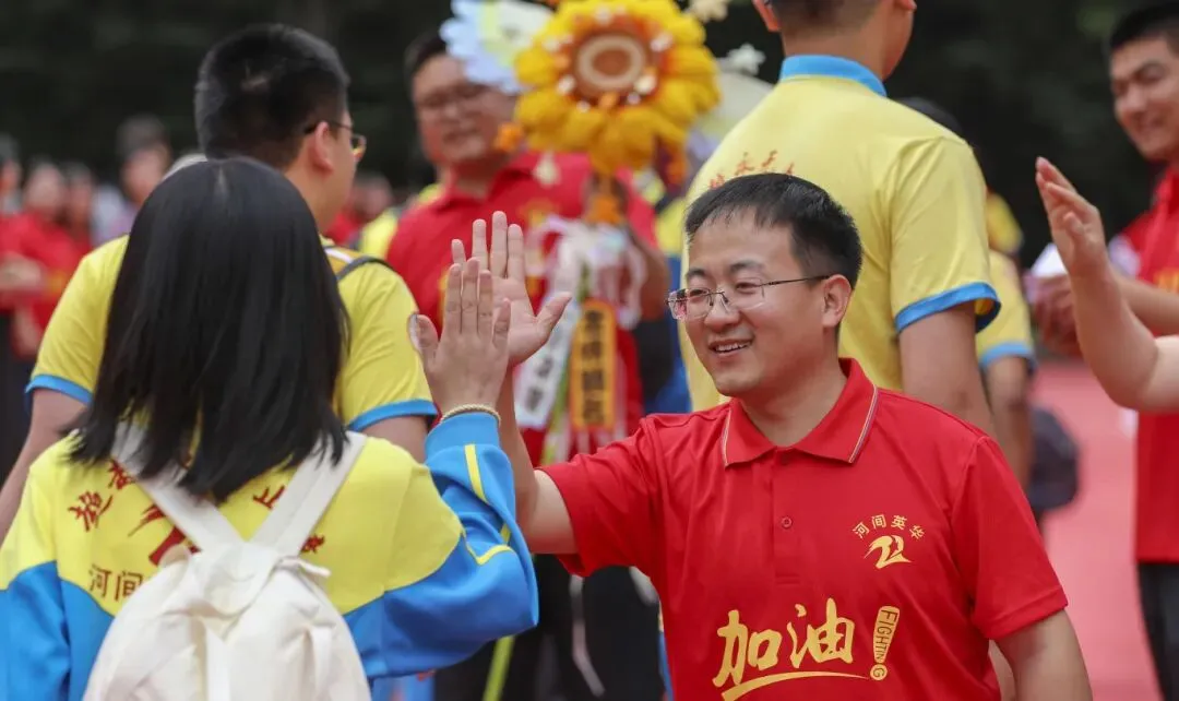 【2026驰骋中考1️⃣】休整蓄锋芒!英华初三勇士归来,秣马厉兵战-第121张图片-四季读书网