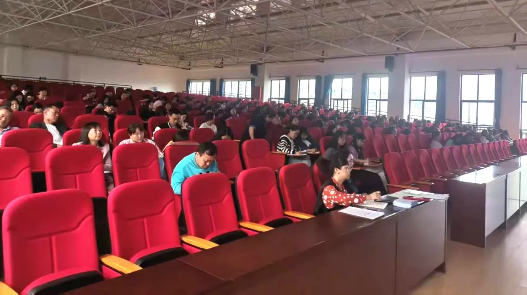 聚焦中考语文 共研教学提质——花溪区初中语文教研活动在我校举行-第16张图片-四季读书网