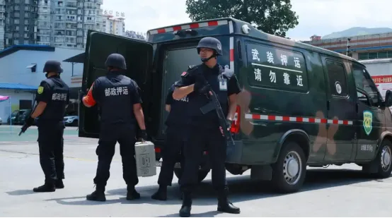 抢高考试卷和抢运钞车哪个罪更重?-第3张图片-四季读书网