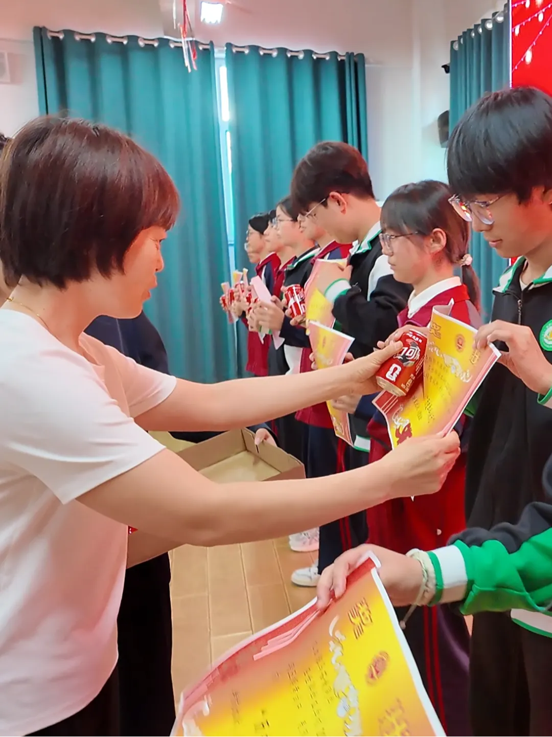 逐光而行,剑指中考|世骅学本九年级模拟考表彰大会圆满落幕-第15张图片-四季读书网