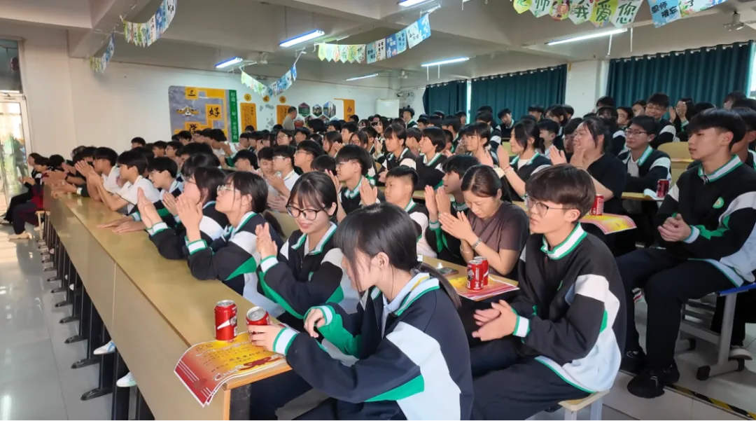 逐光而行,剑指中考|世骅学本九年级模拟考表彰大会圆满落幕-第35张图片-四季读书网