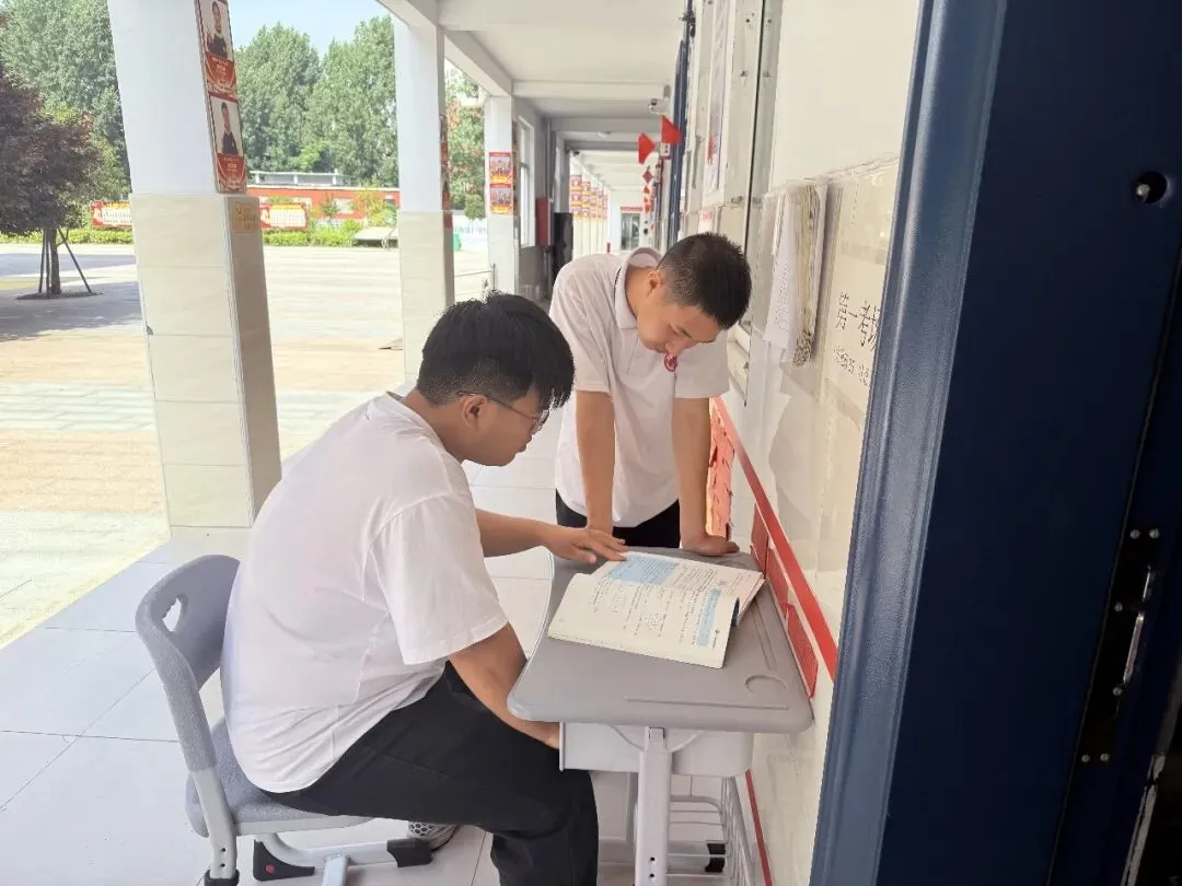 从中考300多分的迷茫到跻身全市全列,高一1班宋子明同学讲述成长故事-第4张图片-四季读书网