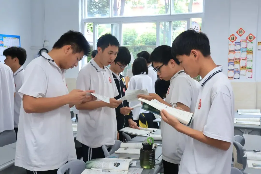 从中考300多分的迷茫到跻身全市全列,高一1班宋子明同学讲述成长故事-第7张图片-四季读书网