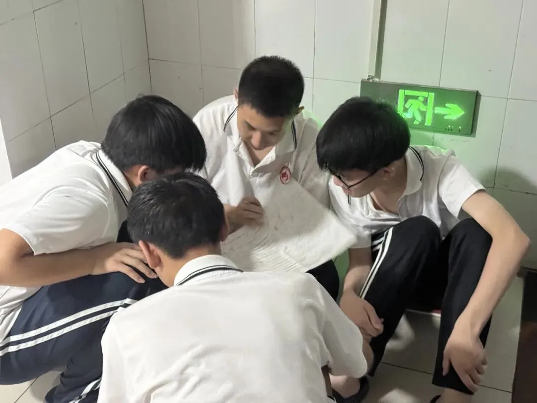 从中考300多分的迷茫到跻身全市全列,高一1班宋子明同学讲述成长故事-第9张图片-四季读书网